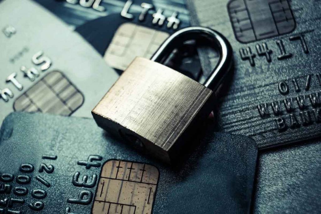 What Are the Pros of Having a Secured Credit Card
